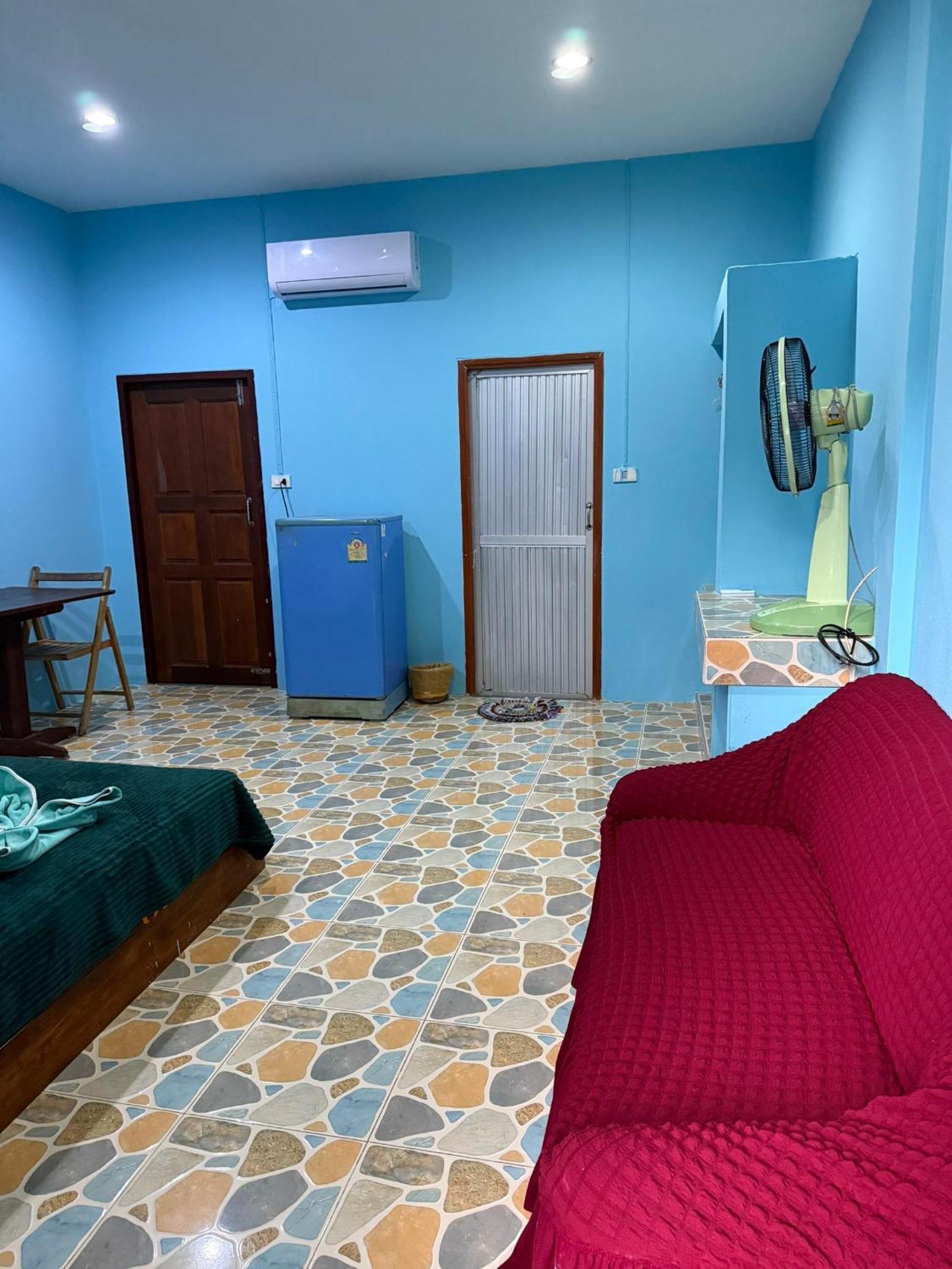 P'Un House Hotel Ko Tao Buitenkant foto